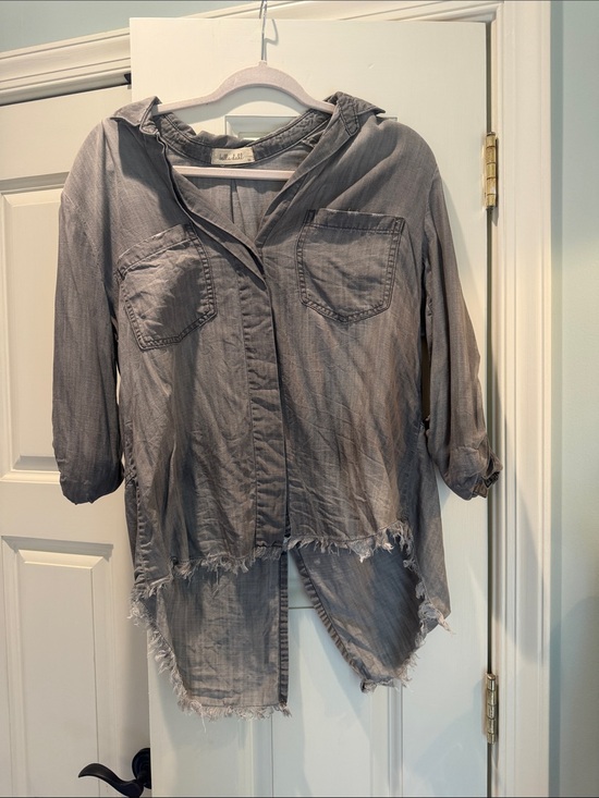 Bella Dahl Tops - Bella Dahl Gray Frayed-Hem Top